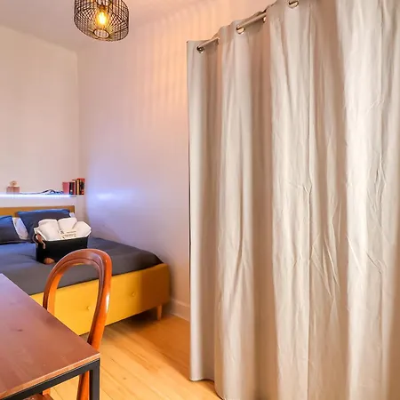 Apartment Le Vintage, Appart,hotel Particulier, Centre Maisoncarreeconciergerie *