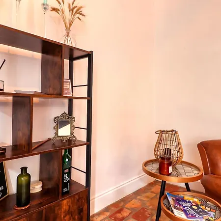 Apartment Le Vintage, Appart,hotel Particulier, Centre Maisoncarreeconciergerie *